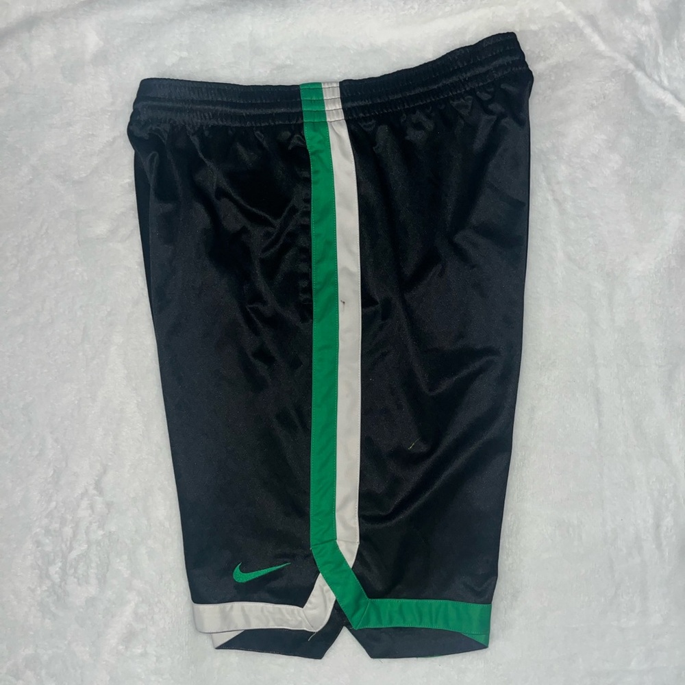 Men’s Nike shorts size Medium